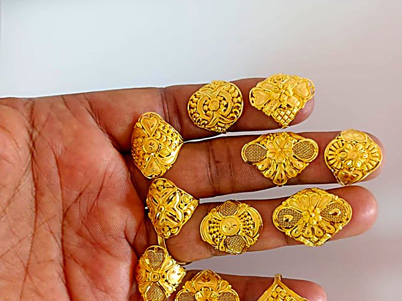 Exclusive Heritage 22KT Gold Rings Showcase