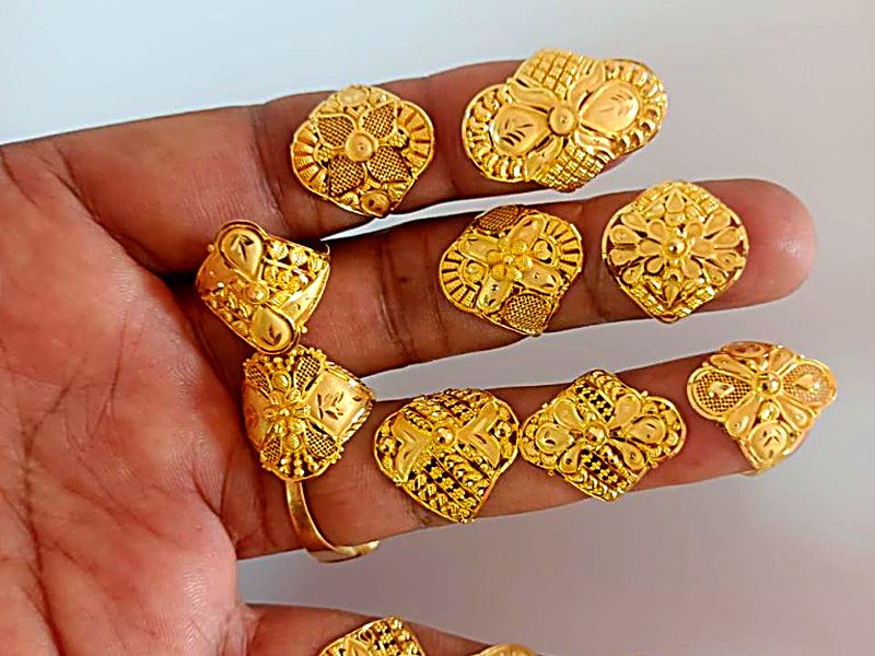 Celebrity Diamond-Cut 22KT Gold Rings (Set 6)
